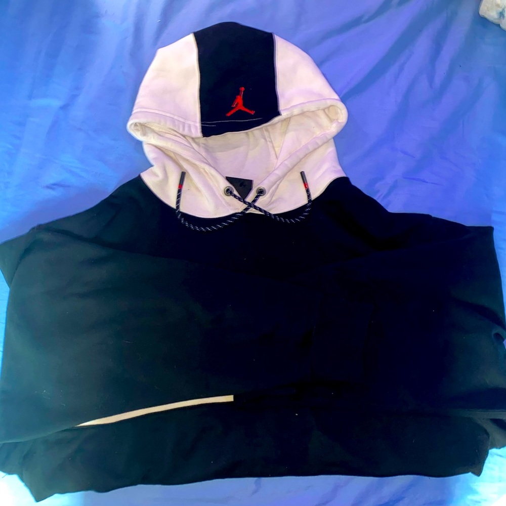 Extra Large Men’s Black Jordan Pullover Hoodie
